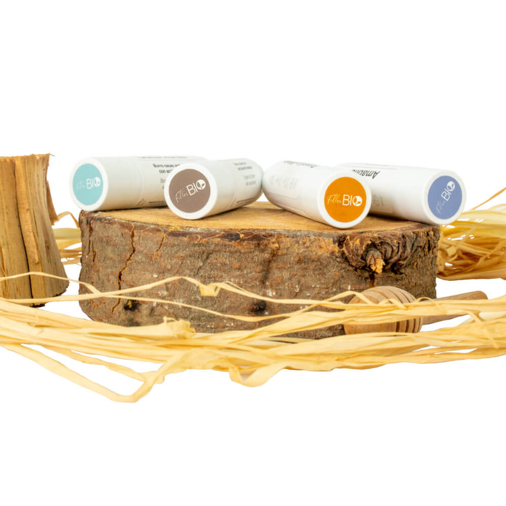 Fillerbio Burricacao Organic Precious Lip Balm Set regalo 4 pezzi – Ristrutturante, Antiage, Idratante e Protettivo - Composizione